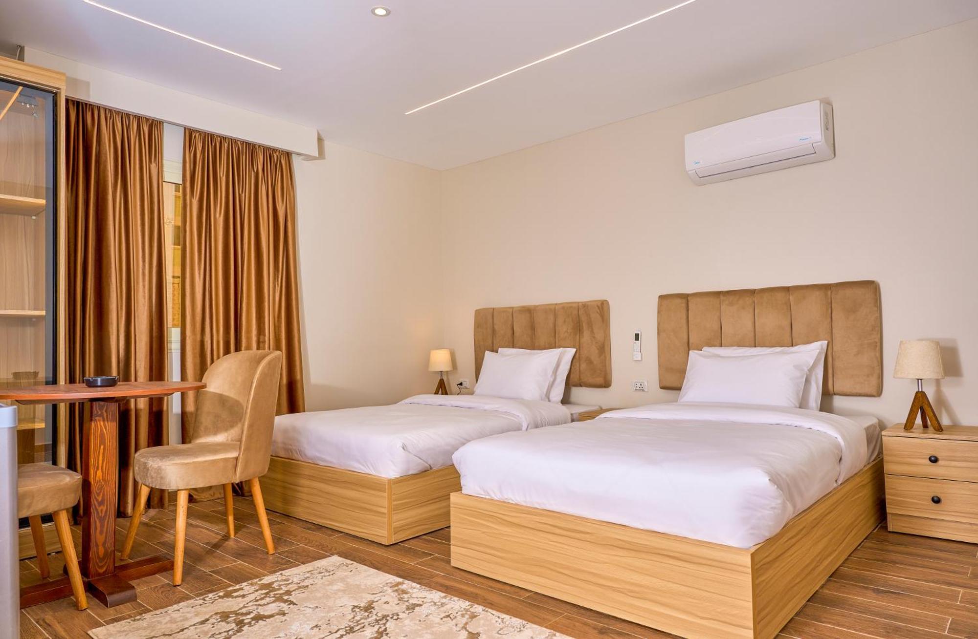 Rotana Pyramids View Hostel Nazlet el-Sîsi Buitenkant foto